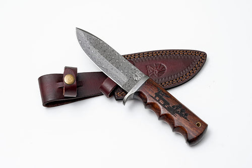 A.3 Damascus Steel Hunting Knife Buck Engraved Walnut Scales TD-710
